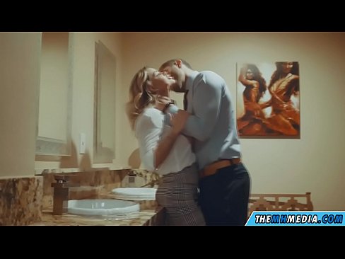 ❤️ Калі грудастая бландынка спакушае цябе ў грамадскім туалете ☑ Супер порна у нас be.xxxgr.ru ️❤